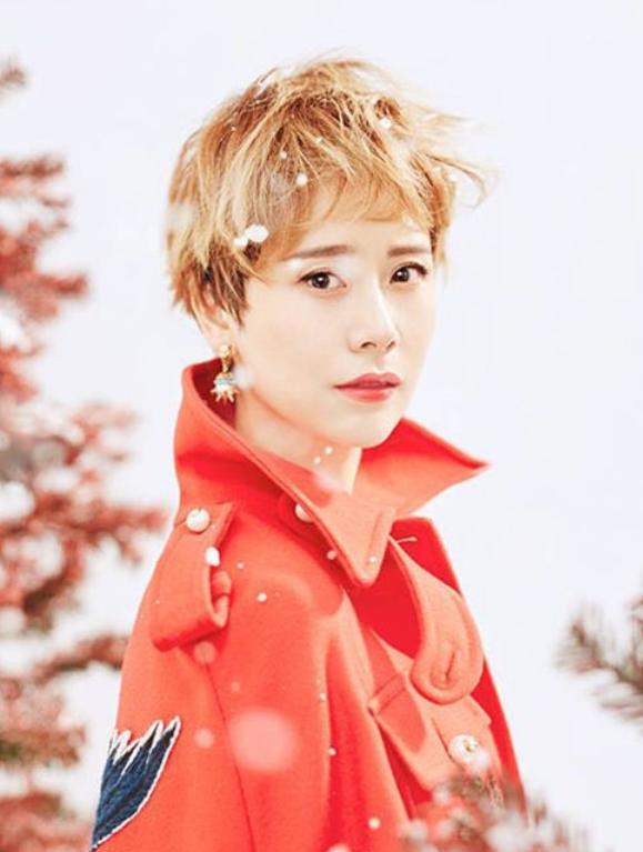 参观海清现实的豪宅,客厅做了大理石背景墙,整体装修像宫殿