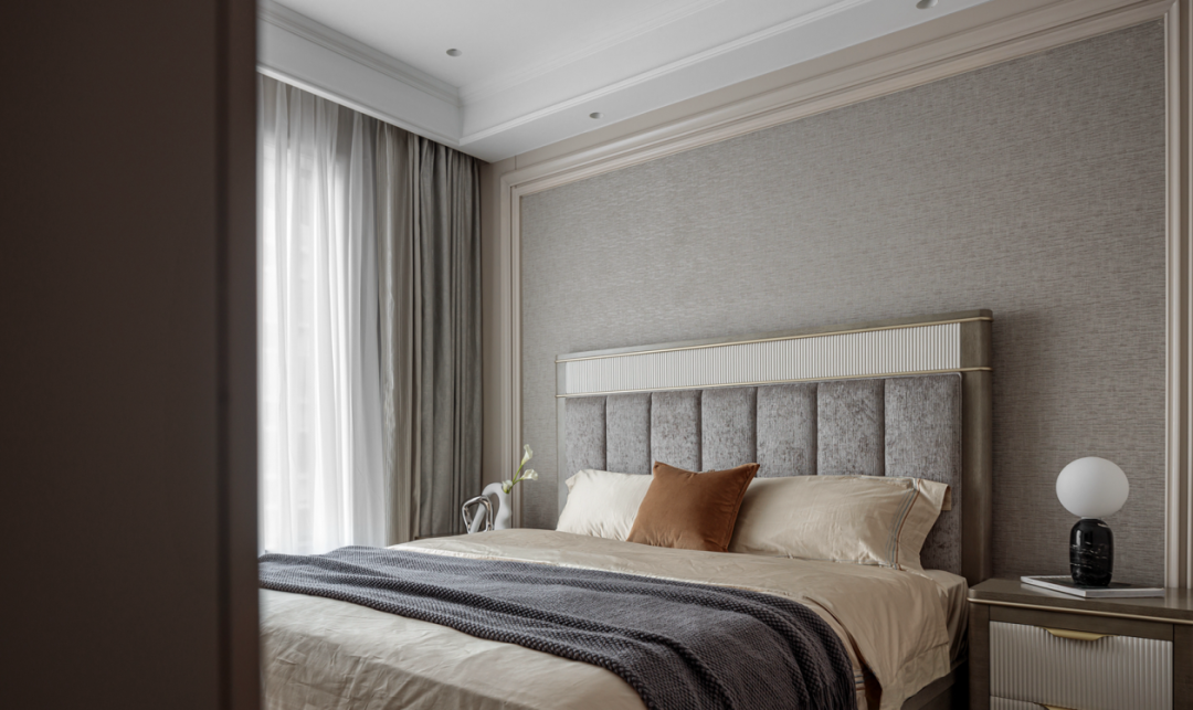 极简主义+轻美式混搭风:这个200m2的温馨小三房,好看又实用!