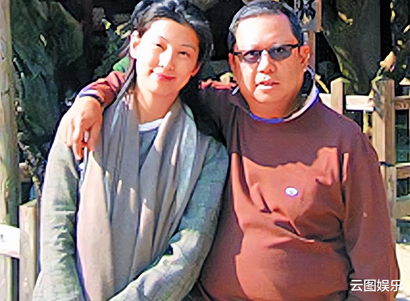 林建岳|林建岳女儿海滩度假,穿背心大秀身材,与老爸小24岁女友关系好