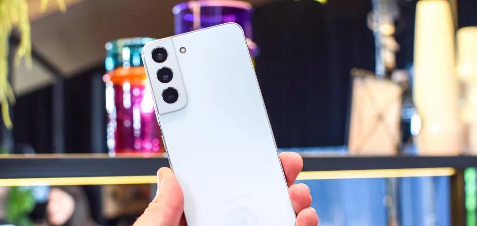 小屏|三星GalaxyS22动手评测:小屏旗舰性价比很高,但也有一个缺点