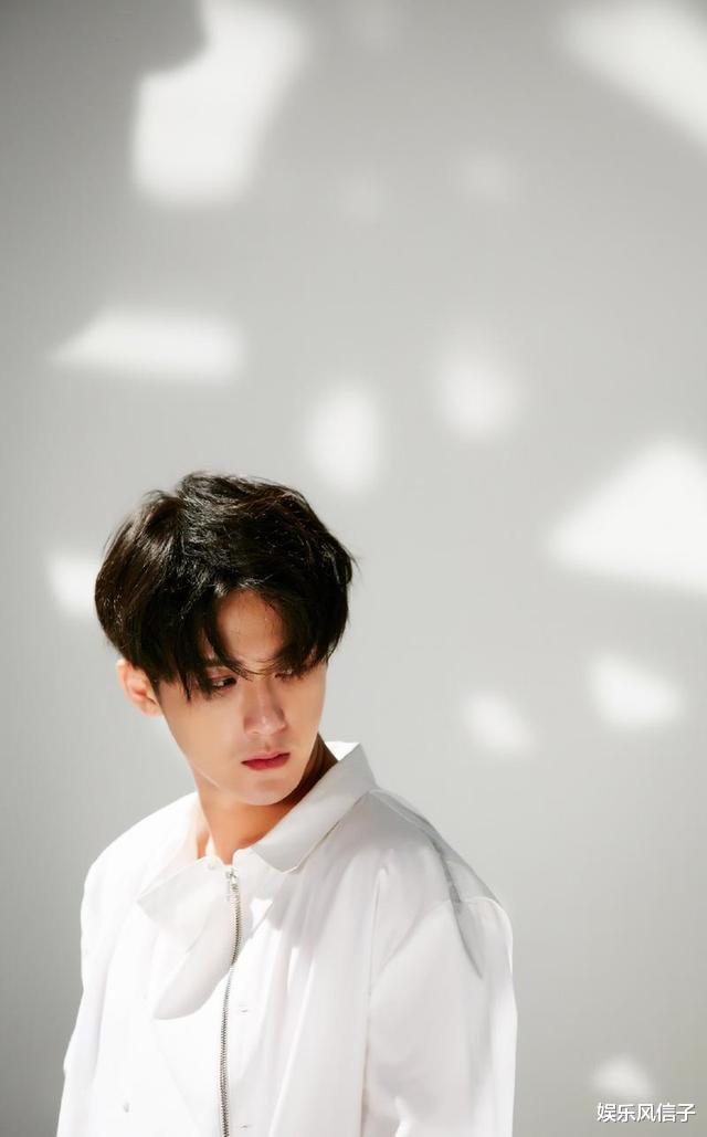 檀健次|檀健次大火后接受专访，被指自我认知清晰，网友：装模作样