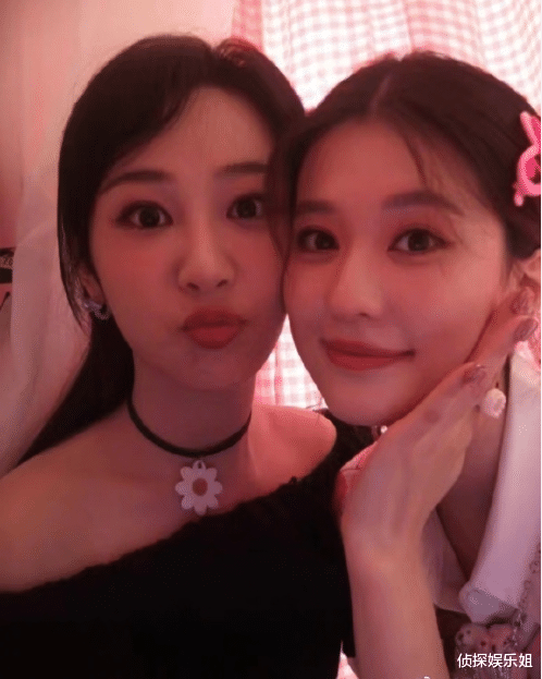 杨紫|杨紫晒30岁庆生照，披秀发灿笑明媚动人，三十而立尽显成熟美