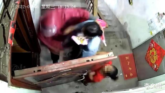 山东一对母女被强拽最新进展:前夫强行发生性关系后潜逃,已刑拘