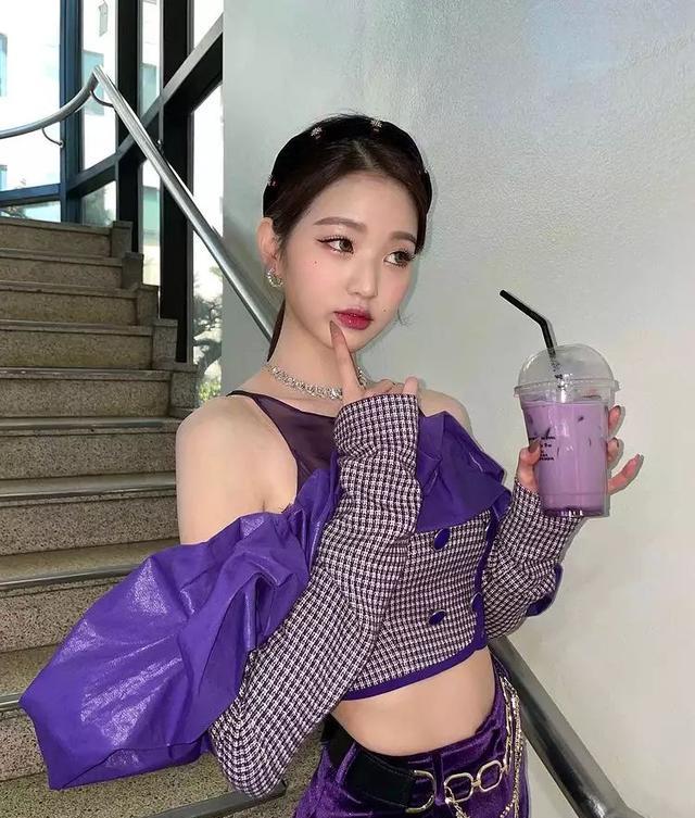 张员瑛|IVE张员瑛空中瑜珈照展现完美身材！意外发现超狂人脉，韩网震惊