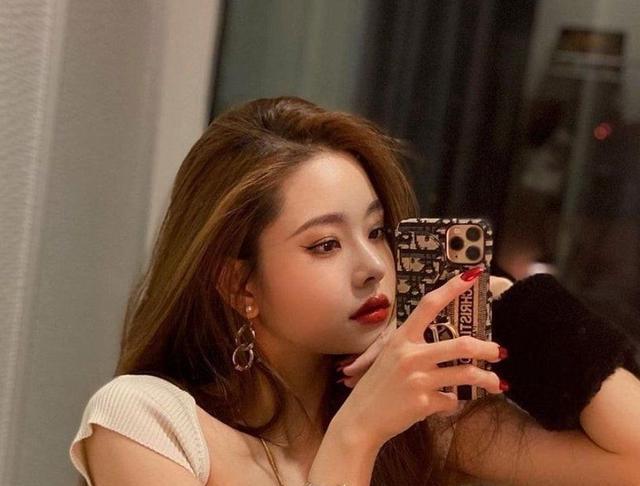 香奈儿|《单身》宋智雅假货风波不停！网友爆料香奈儿围巾、手机壳都是假