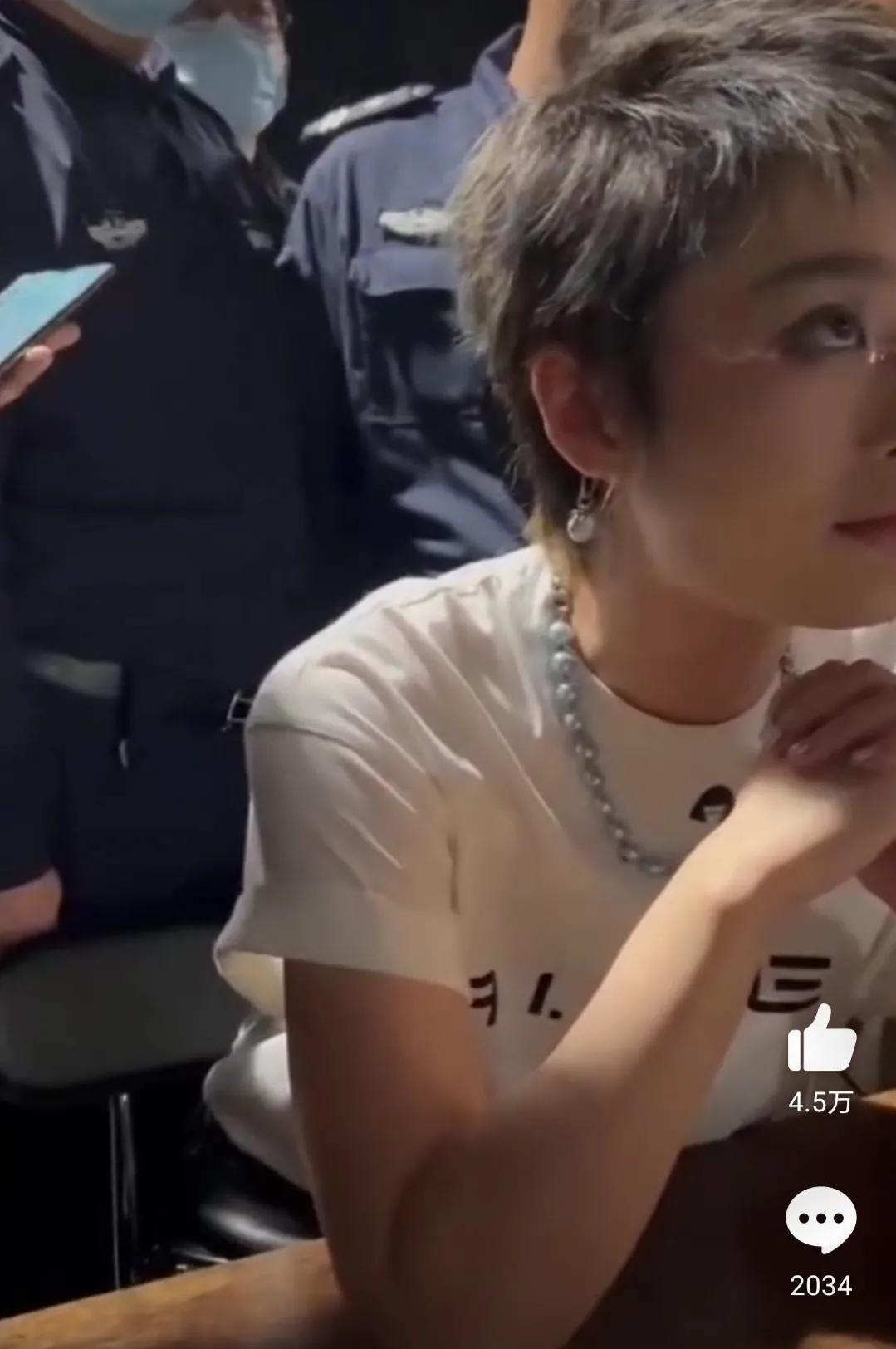 曾轶可|曾轶可翻车？3小时演唱会打碟超1小时，观众不满被割韭菜齐喊退钱