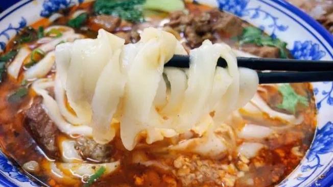 刀削面|吃遍大连-颜值略显粗犷，但两地做得都很有特色~