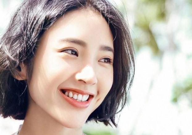 张若昀|唐艺昕发雪中照片,笑容灿烂,张若昀没出现