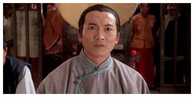 孔孝珍|一上映就拿下榜单第一,没想到,54岁邹兆龙又打出了一副“王炸”