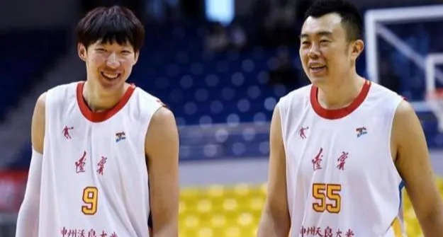 周琦|周琦速递！现身少儿训练营，球队实力不影响心情，即将重回CBA？