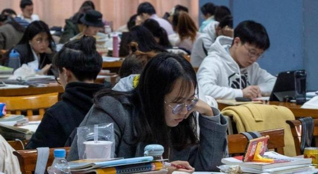 华为|“新型啃老”之风潜滋暗长,多数父母未察觉,反而夸孩子很有孝心