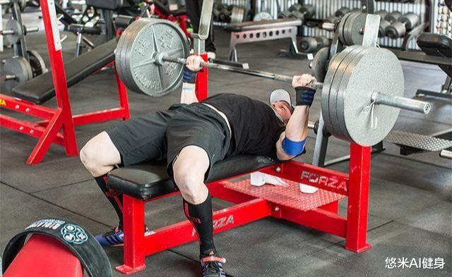 胸肌|卧推100公斤，在健身房属于什么训练水平？