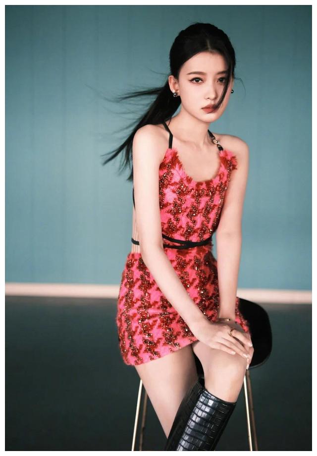 孙怡|恢复单身的孙怡越来越美了，可清新时尚也可性感女人味