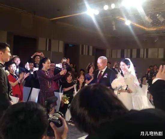 李易峰|有种“整容”叫高圆圆结婚,赵又廷变化不大,她却像换了个人