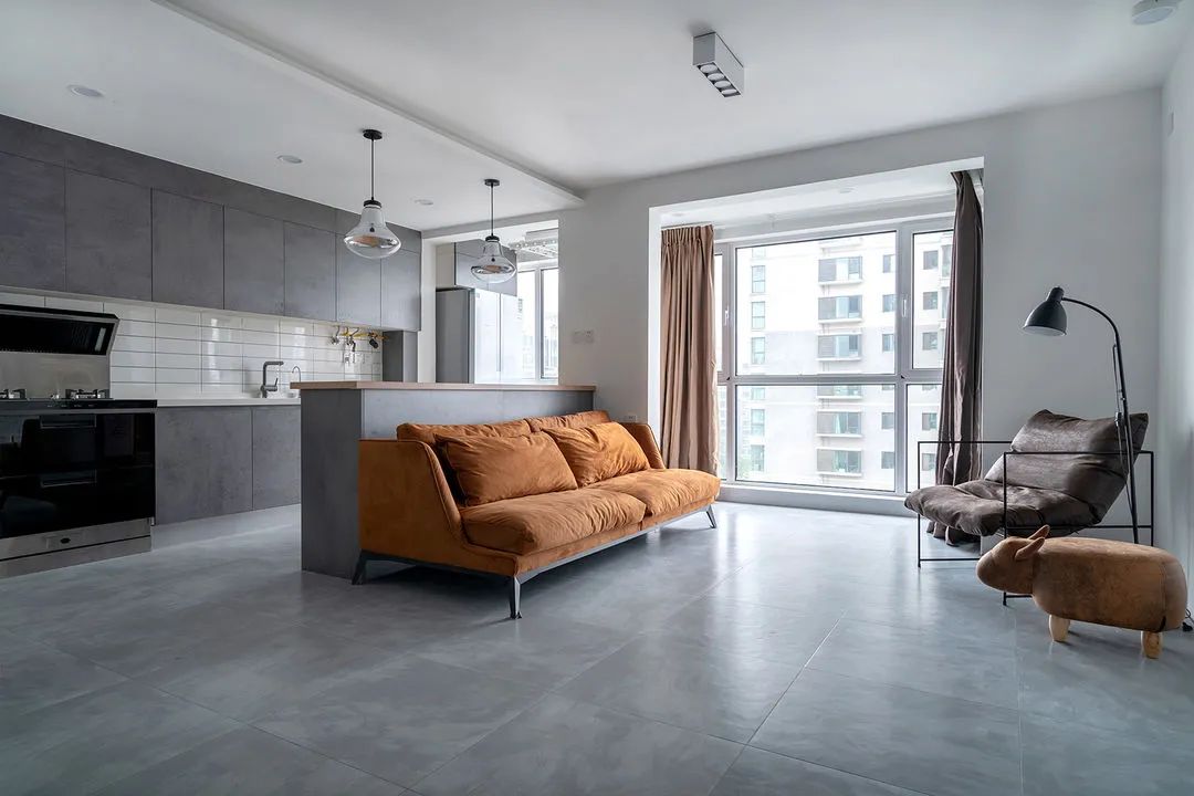 一位阿姨50岁离婚,开启单身独居生活:新房装修的雅致简约,羡慕