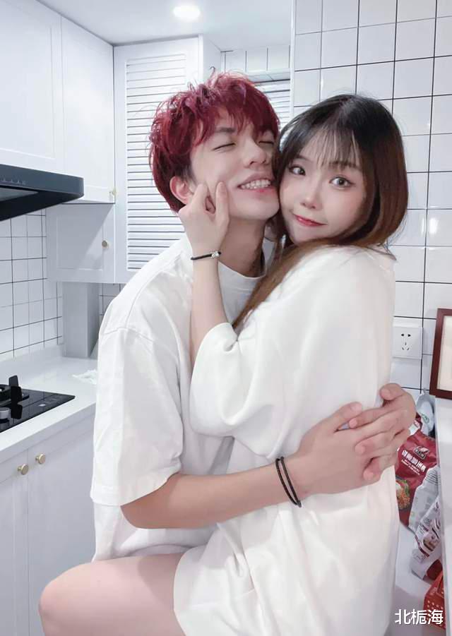 虫虫|网红虫虫官宣新男友，相恋十年的前男友送上调侃