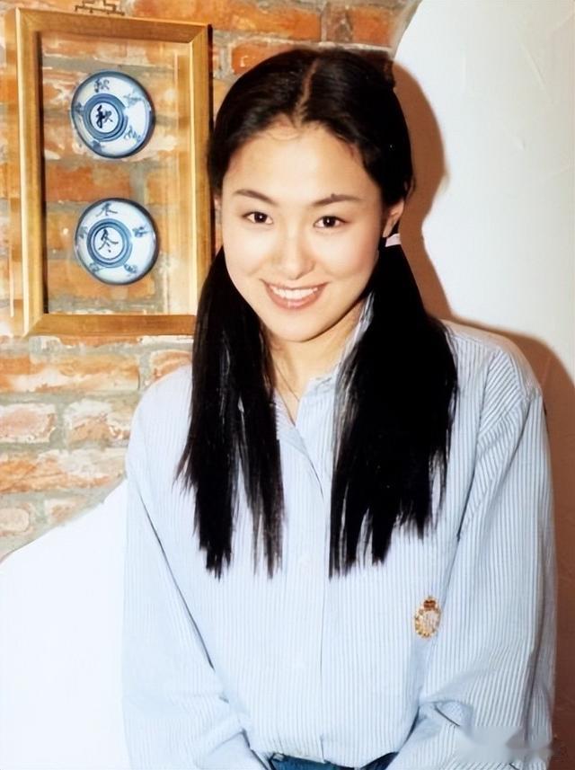 沈傲君|沈傲君：年轻颜值惊艳众人，错付10年情，相亲嫁圈外人发福也幸福