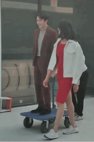 马修斯|退出女排，29岁刘晏含新职务曝光，收入惊人，郎平苦心没白费