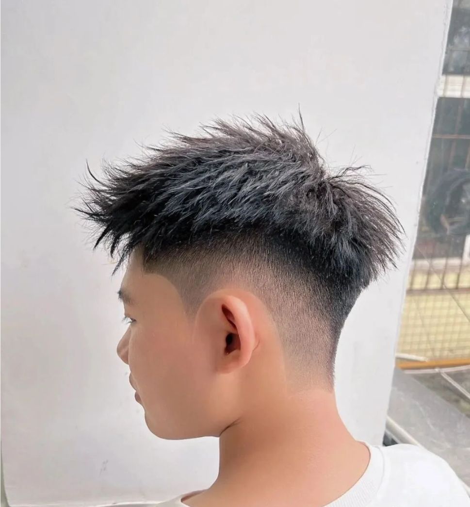 运动 男士发型不要太夸张，选这16款就对了，清爽时尚很有型