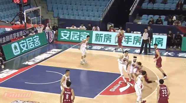 |终于当选！场均3帽啊！中国男篮最佳防守球员！他现在只比周琦差