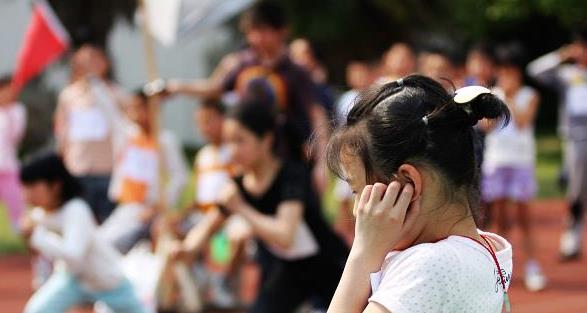 幼儿园|低年级怪象，在幼儿园时期“聪明伶俐”，为何上小学后“拉胯”了