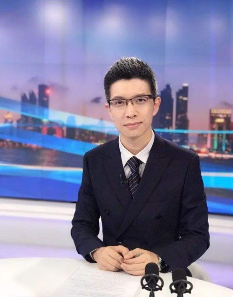 朱广权|朱广权：从东北小城走出来的著名央视主播，为何43岁仍未婚？