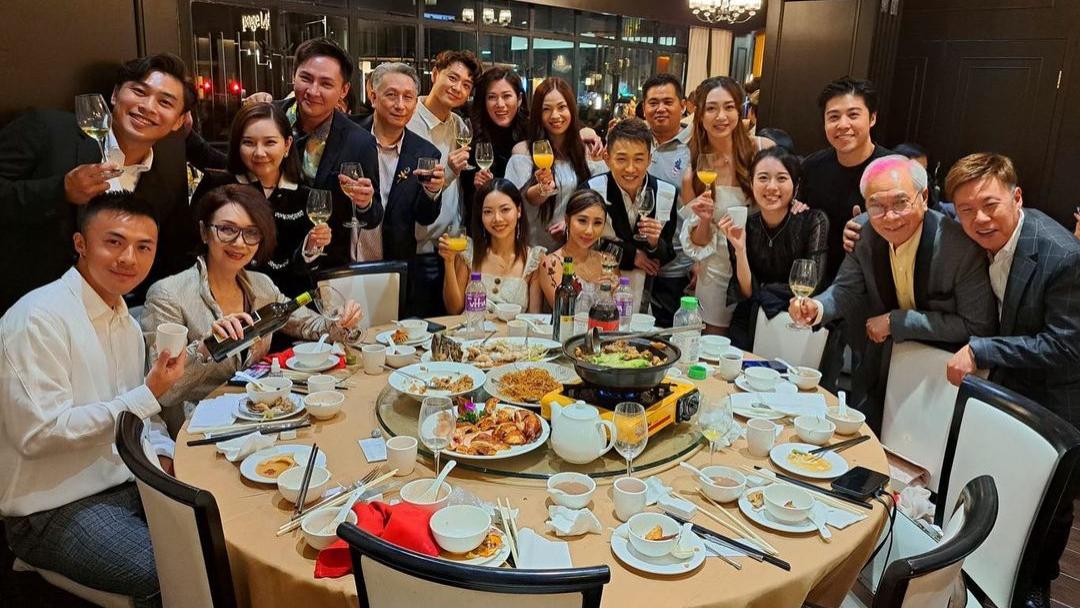 古天乐|老戏骨为小28岁娇妻庆生，数十明星参加派对阵仗大，古天乐送花牌