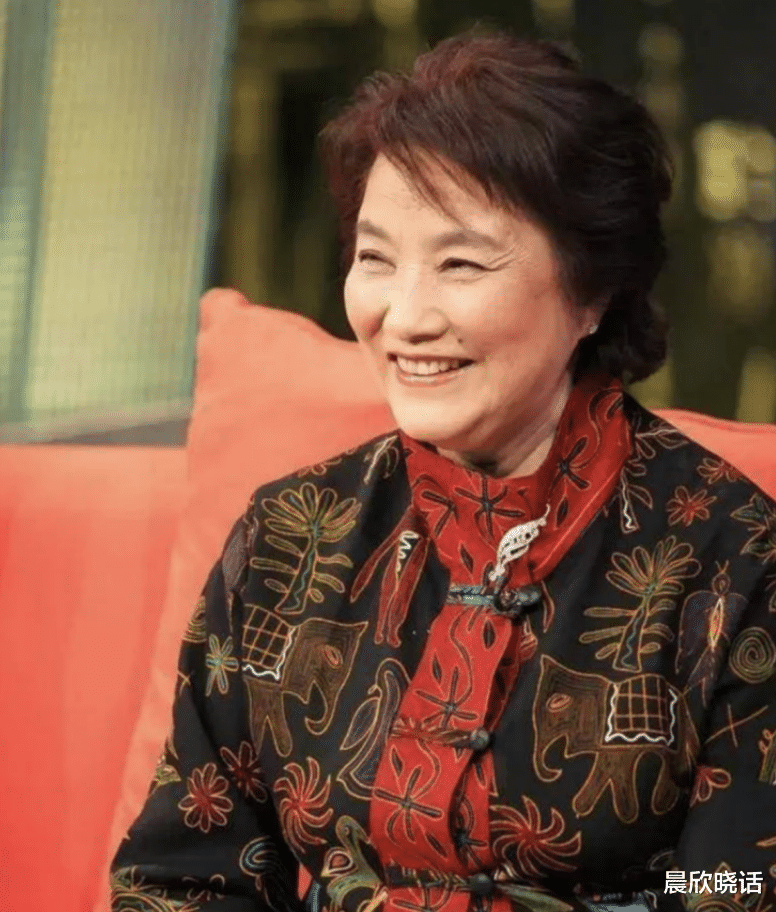 电影|演员祝希娟，嫁初恋恩爱58年，晚年和老伴住养老院