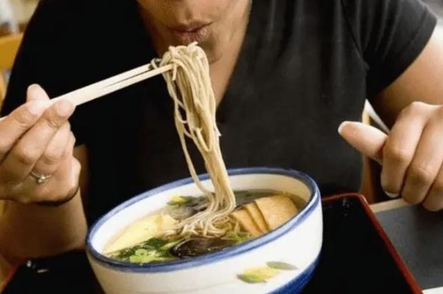 面条|长期吃面条,对身体有益还是有害呢?不妨听听医生怎么说