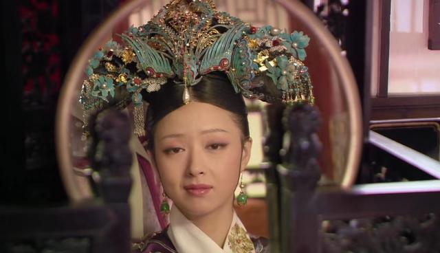 华妃|华妃怼皇后,别人都不说话,为什么甄嬛总是高调地站出来帮皇后?