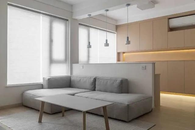 客厅有横梁,虽然不能砸,但这样装修设计,好看又显档次高。