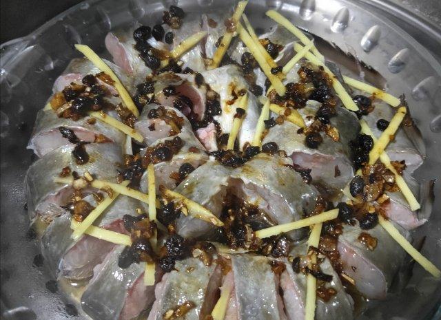 榕江|广东一男子榕江垂钓，罕见钓获蛇形怪鱼，得知身份后有人高价购买