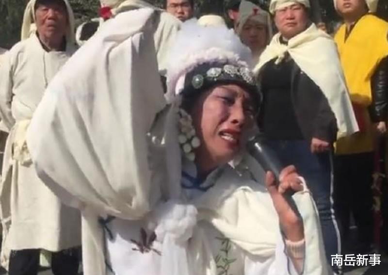 哭灵人李美珍：10年家暴经历让她哭得真切，如今一场能拿3000元