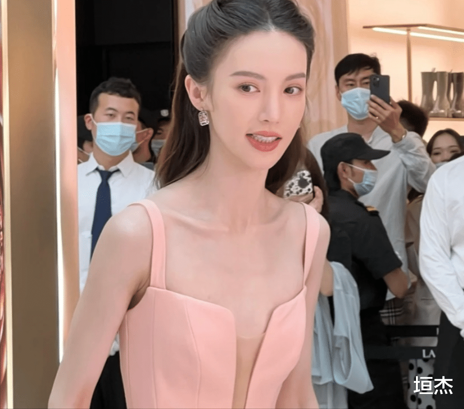 古天乐|蜡像脸、排骨胸、蚂蚁腰,娱乐圈的“病态审美”,真该停了