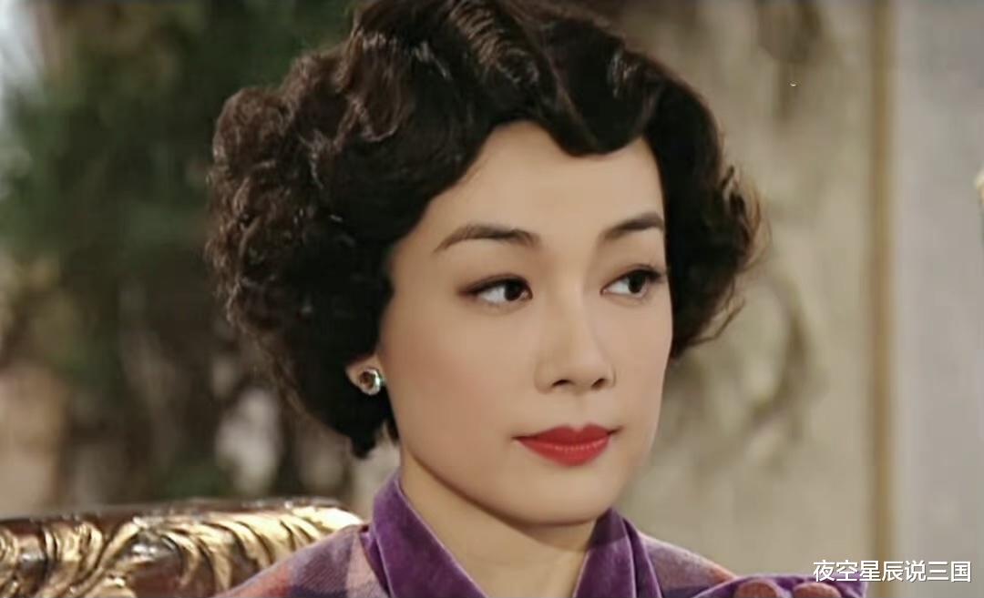 |香港知名女星新剧穿泳装出镜!身材不输年轻演员,与前夫隐婚11年