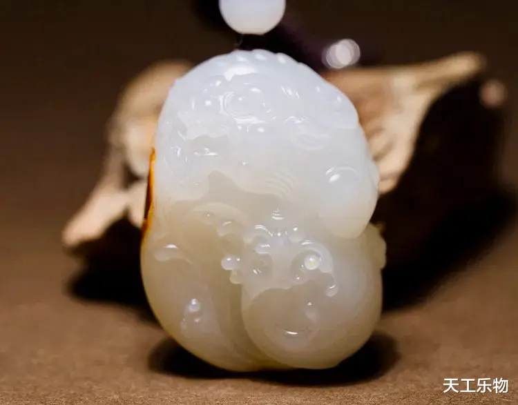 翡翠|盘点那些神奇的和田玉无结构料!