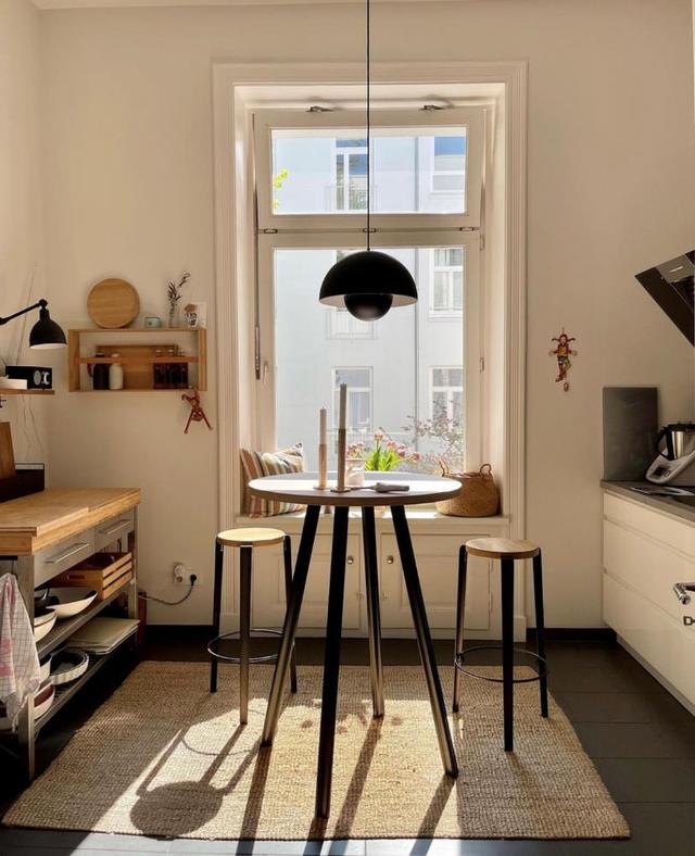 德国夫妻的“简洁彩色房”火了,装修效果引起强烈舒适,真有品味