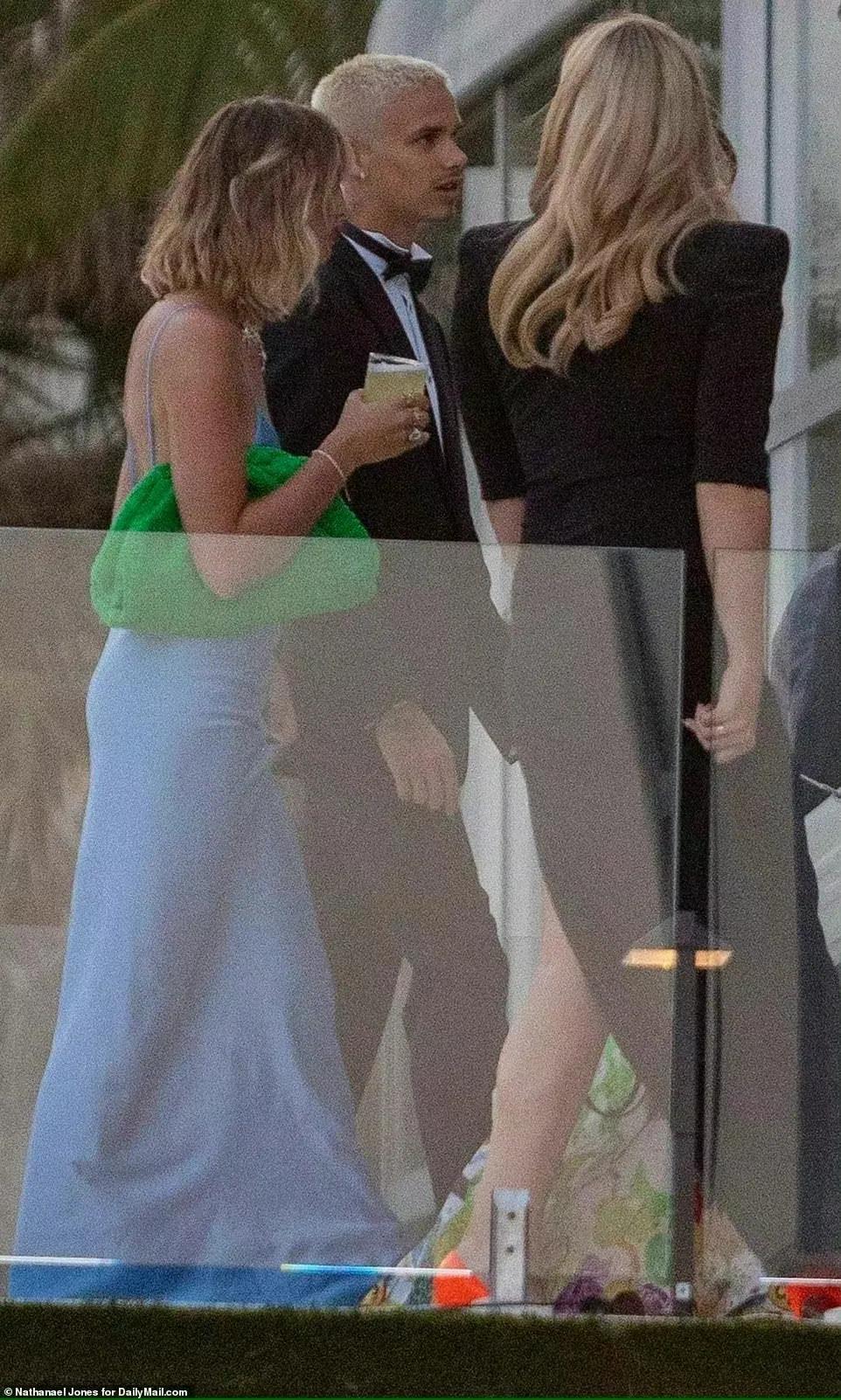 吴尊|大布婚礼大姨姐意外走红！挺孕肚穿礼服气质高冷，豪门大小姐风范