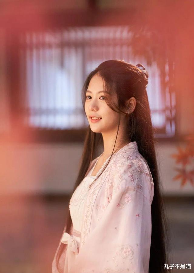 翁虹|灵气逼人！14岁女儿公开古装照！翁虹：比想象中的好