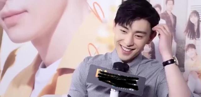 邓伦|邓伦“三顾茅厕”，玩“梗”玩得明明白白！大张伟神补刀