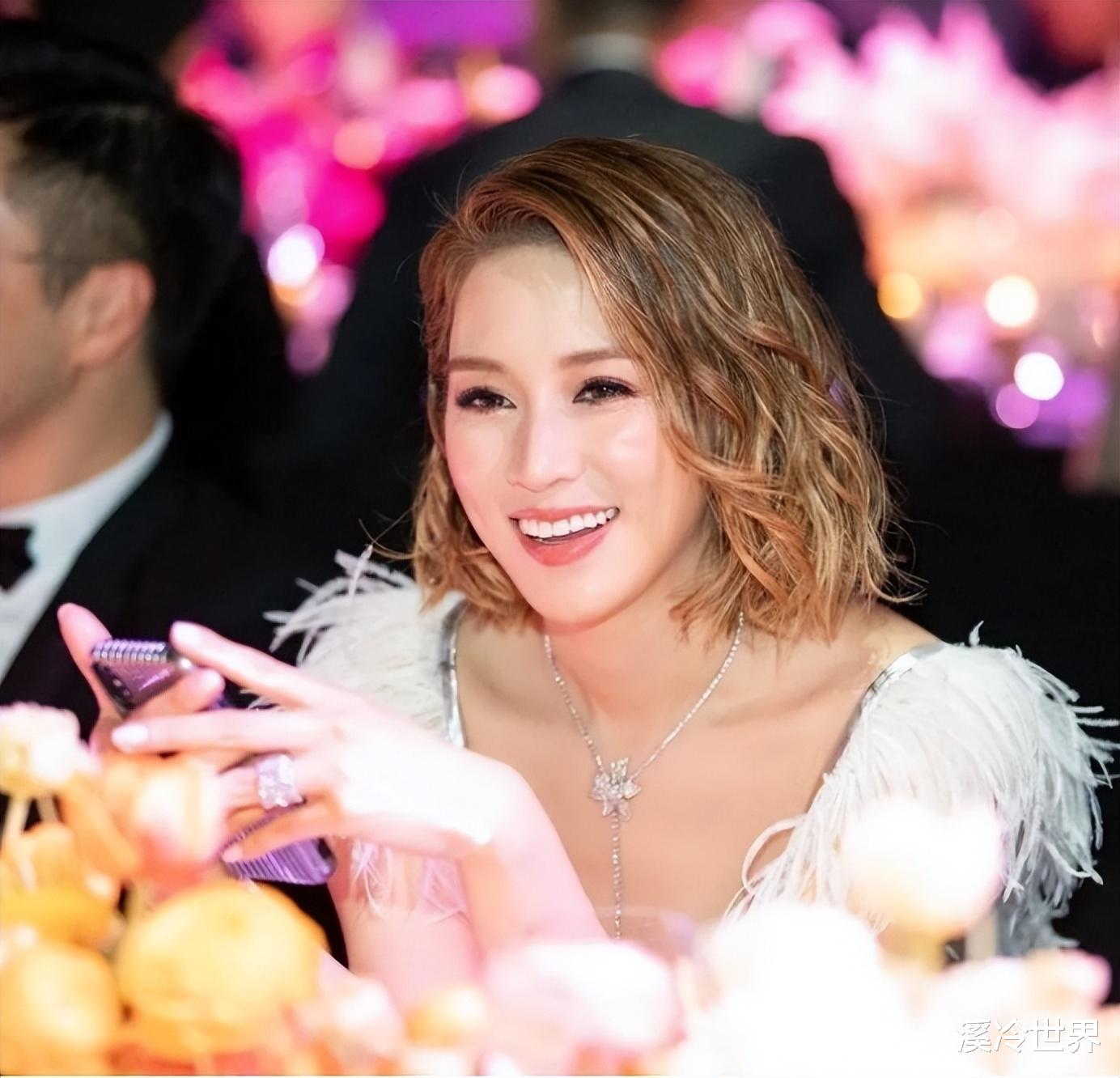 姜受延|看徐子淇的现状，才明白嫁给李家诚是最好的选择