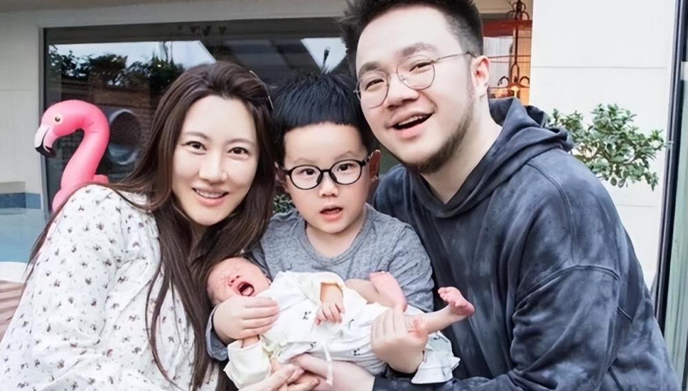 英达|巴图的继母梁欢:29岁嫁给英达,儿子英如镝是她一生的骄傲!