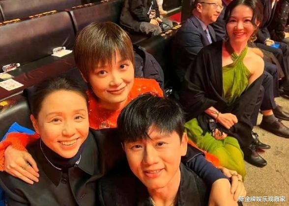 李宇春|昔日天娱巨头张杰龙丹妮李宇春聚首,张艺兴路过帮合影,你看咋样