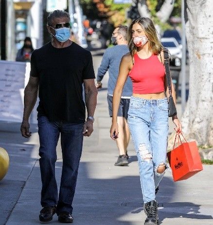 索菲亚|史泰龙家三千金：个个都是长腿芭比，两个姐姐出道，19岁老幺早恋