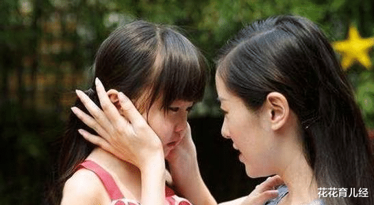 4岁女儿商场耍赖不肯走,父女对峙3个小时,网友感叹:孩子真难养