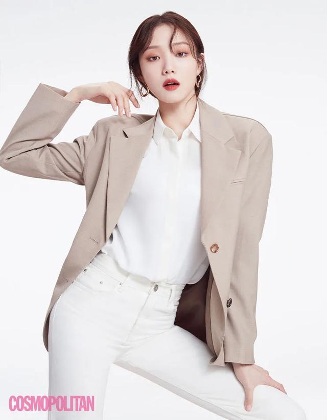 穿衣搭配 女生最显老的三款发型,你踩雷了吗?