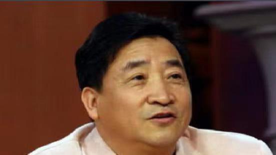 白冰|姜昆炮轰“某相声大腕”，网友：众里寻他千百度，此人并非郭德纲