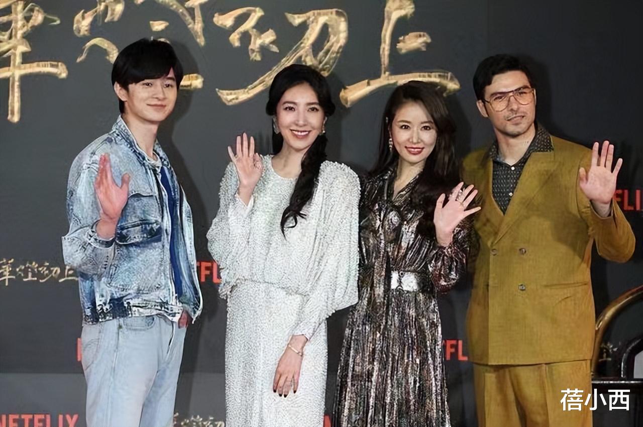 林心如|林心如在“宝妈界”最会打扮!一身亮片长裙优雅亮相,气质不一般