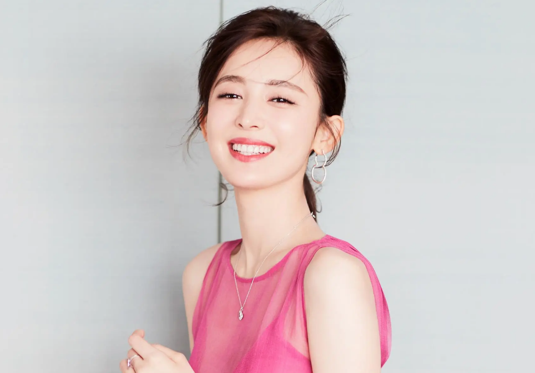 古力娜扎|古力娜扎拒绝星爷选择胡歌,靠张翰走红后,为何如今不温不火?