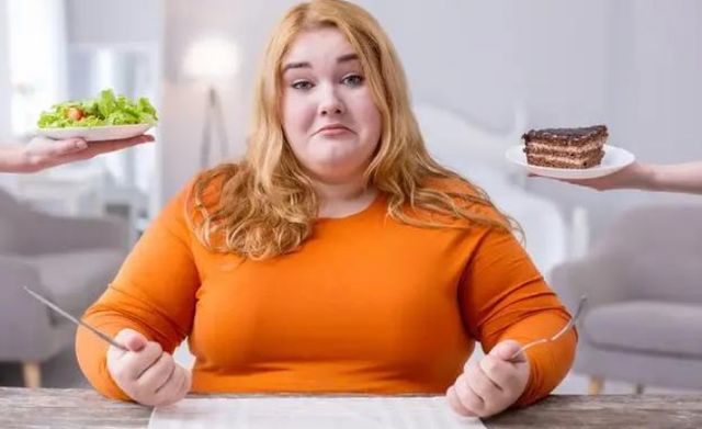 瓜子 减肥时不能吃“瓜子”？医生：不想腹部长赘肉，5种主食或要忌口